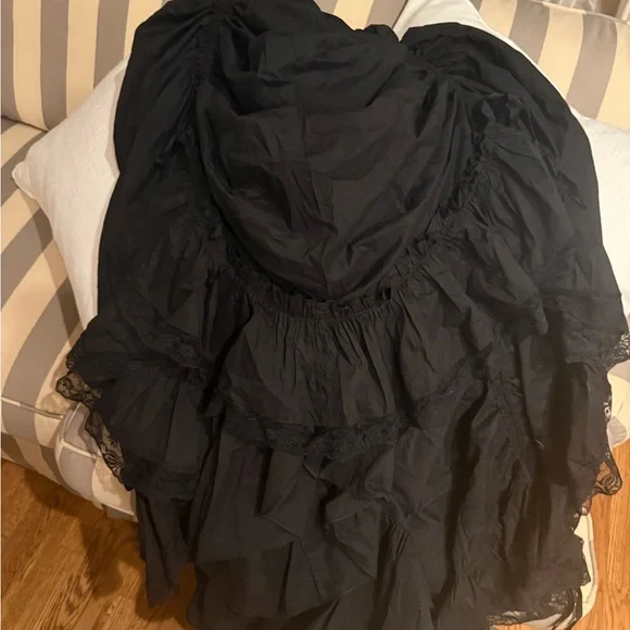 Selkie Black Layered theatre Skirt - Picture 2 of 6